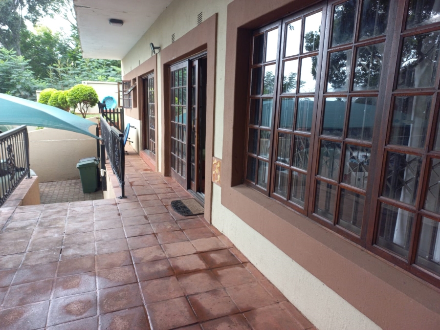 5 Bedroom Property for Sale in Kosmos North West
